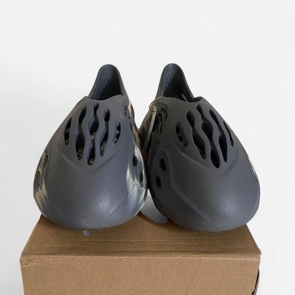 Adidas Yeezy foam runner moon gray - size 11 M / 12.5 W US / 44 EU - Picture 5 of 5